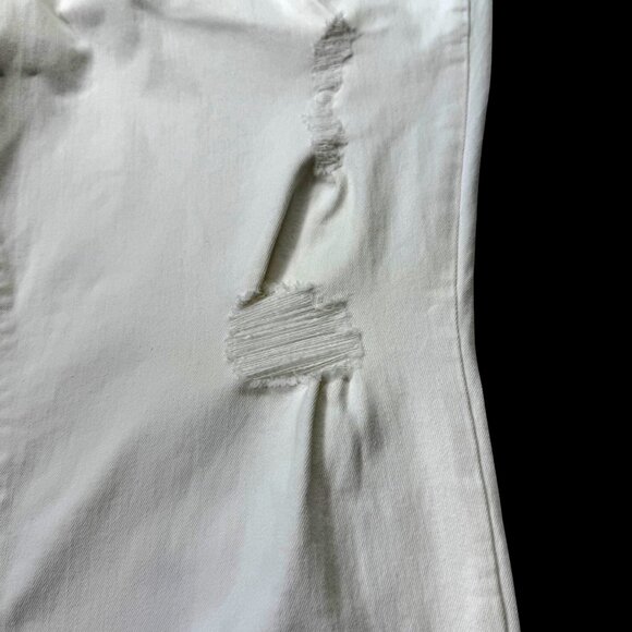 Torrid Boyfriend Jeans Distressed White Wash 24R - Picture 7 of 15